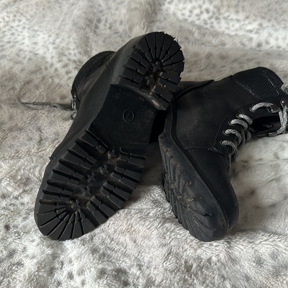 Universal thread black girls combat style boots size 7 - Picture 5 of 7